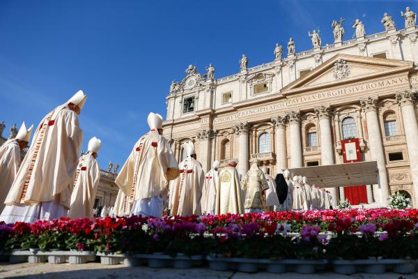 People process into St. Peter's Square.