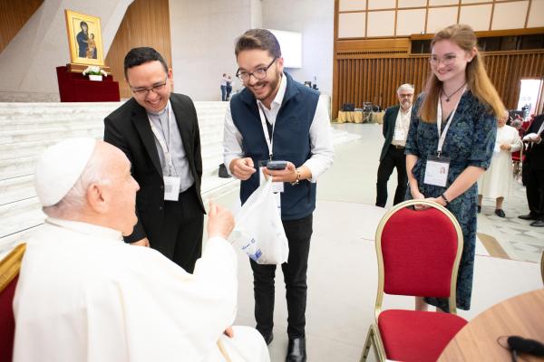 U.S. synod delegates meet Pope Francis.