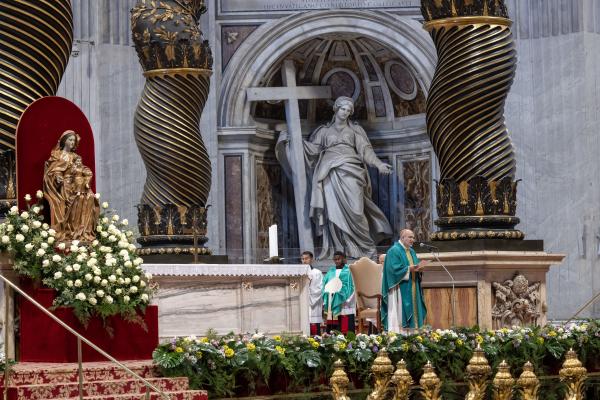 Cardinal José Tolentino de Mendonça celebrates Mass.