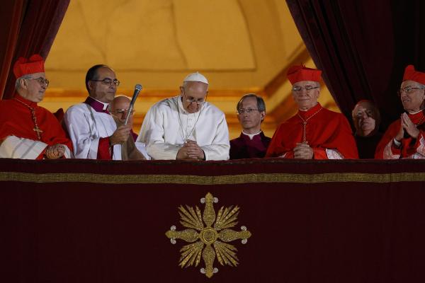 Pope Francis bowing for prayers on the night of his election