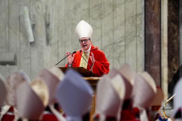 Cardinal Claudio Gugerotti, former prefect of the Dicastery for Eastern Churches, gives his homily.