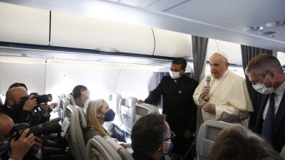 'Noble profession' of journalism must convey the truth, pope says | USCCB