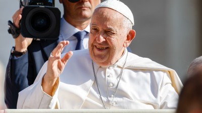 Look inward to resolve war, famine, injustice, pope says