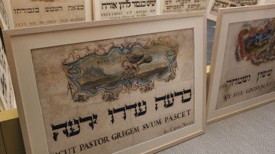 Pope pledges strengthened dialogue with Jewish community