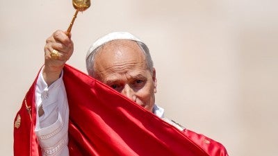 God's love breaks down walls, opens borders, dispels hatred, pope says