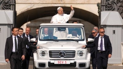 Call out to Jesus for healing; he will hear you, pope says