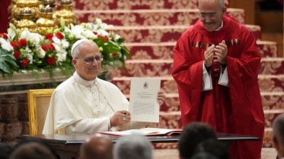 Catholic universities must promote growth in faith, knowledge, pope says
