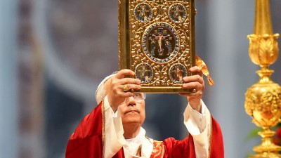 In a world of empty words, sacred Scripture offers nourishment, healing, pope says