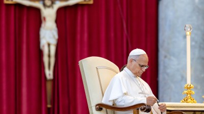 Pope invites Catholics to 'disarm' language and build kindness, respect for Lent