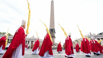 Vatican Palm Sunday recalls early Christian martyrs, brave sea captain