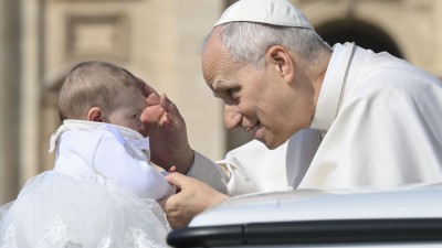Life must be defended in a world wounded by warfare, pope says