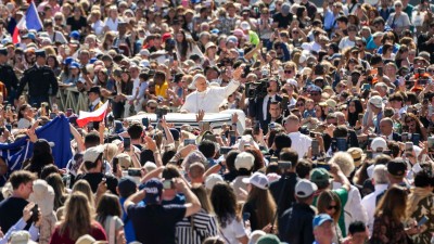 The liturgy sustains the faithful, renewing them in their faith, mission, pope says