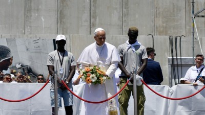Criminals preying on migrants should 'repent' before it's too late, pope says in Canary Islands