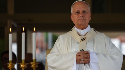 Never let injustice, evil in the world corrupt your heart, pope tells faithful