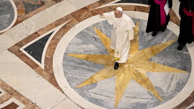 Sacred music must be 'dignified,' reflecting the mystery being celebrated, pope says