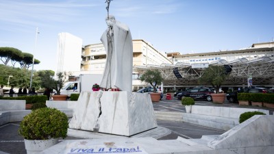 Pope Leo cleared to leave hospital four days after lung cancer surgery