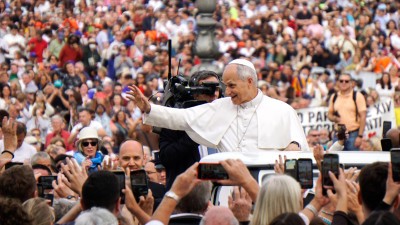 Faithful cannot accept oppression, injustice, pope says