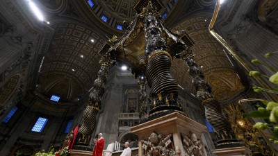 Fostering critical thinking at Catholic universities can counter 'false teachers,' pope says