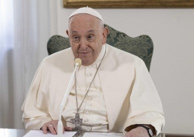 Answer Advent call for vigilance with charity, confession, pope suggests