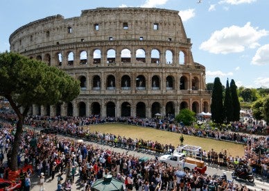 Thousands line streets of Rome to bid final farewell to Pope Francis 
