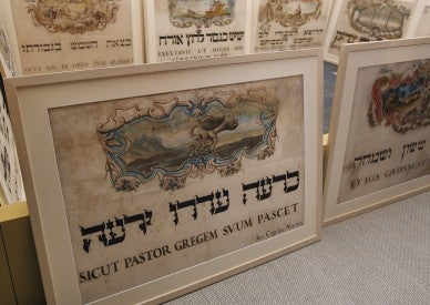 Pope pledges strengthened dialogue with Jewish community