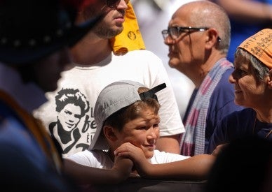 A family's love grounded in Christ is a sign of peace for the world, pope says