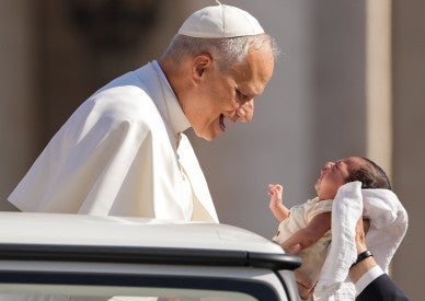 Faith in Jesus brings healing, hope, new life, pope says