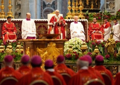 Archbishops must promote unity, seek new ways to share Gospel, pope says