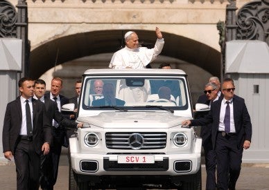 Call out to Jesus for healing; he will hear you, pope says