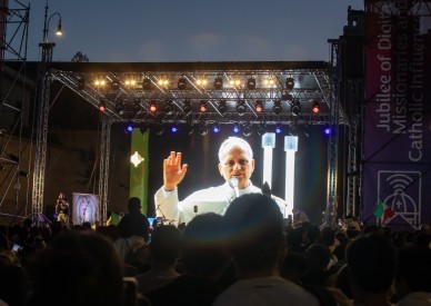 Pope nixes 'virtual pope' idea, explains concerns about AI