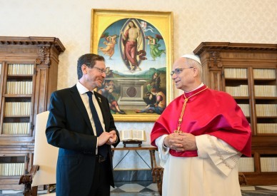 Pope meets Israeli president, discusses 'tragic' situation in Gaza