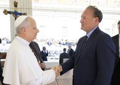 True justice promotes dignity, equality, forgiveness, pope tells judges