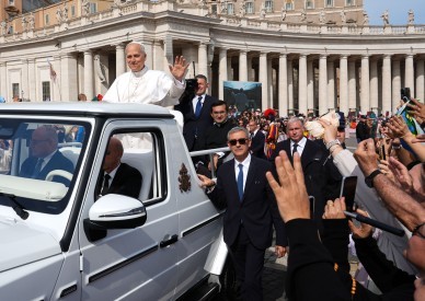 Real faith changes the way Christians live, treat each other, pope says