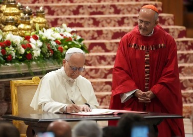 Changing world calls for new commitment to Catholic schools, pope says