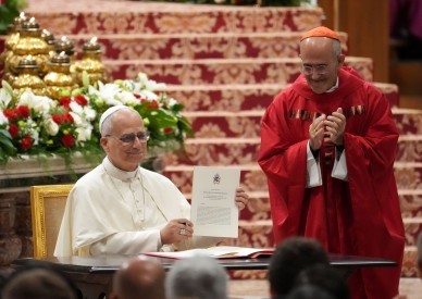 Catholic universities must promote growth in faith, knowledge, pope says