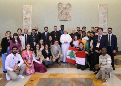 Faith thrives in community, not isolation, pope tells young adults