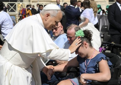 Pope to young people: Friendship with Jesus leads to love, not propaganda