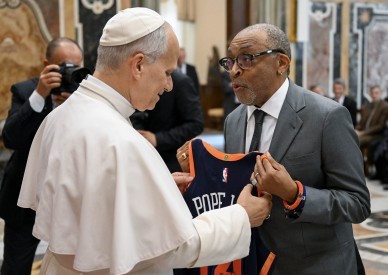Pope asks big names in film to continue to challenge, inspire, give hope