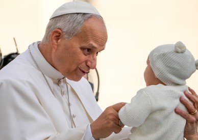 Pope urges people to protect, cultivate even smallest signs of peace, hope