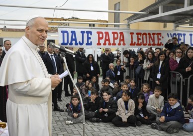 In the face of the mystery of evil, Christians must be signs of hope, pope says 