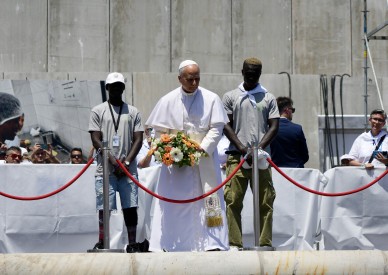 Criminals preying on migrants should 'repent' before it's too late, pope says in Canary Islands