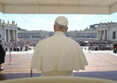 Eucharist transforms believers into Christ's body and counters division, pope says