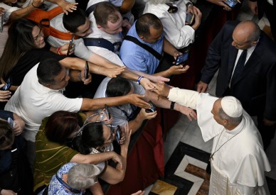 Pope encourages Catholics to deepen prayer through Liturgy of the Hours