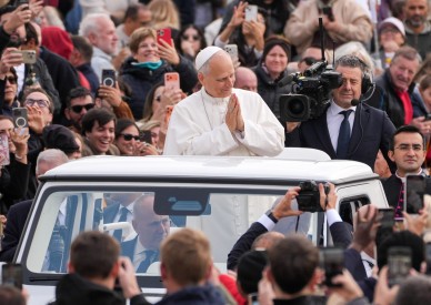 Catholics must engage with modern culture, not reject it, pope says