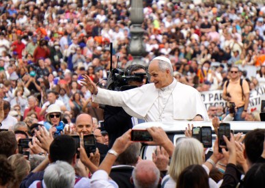 Faithful cannot accept oppression, injustice, pope says