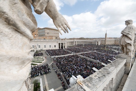 St. Peters Square, CNS Photo/Lola Gomez