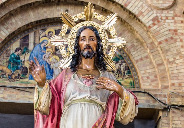 Sacred Heart of Jesus Statue