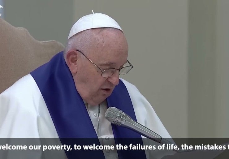 Pope leads Lenten penance service in Rome