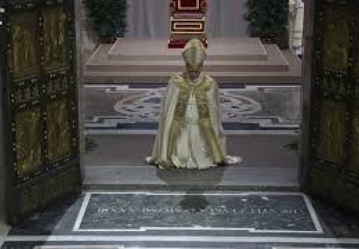  Pope Leo closes Holy Door, reflects on Jubilee