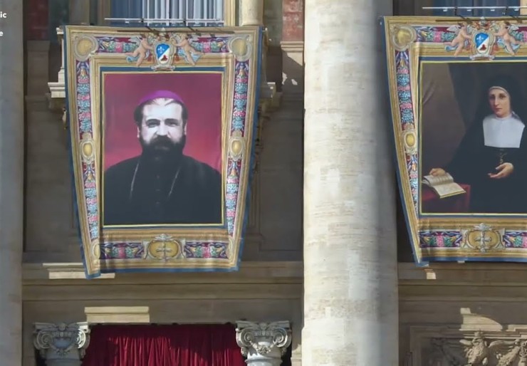 Pope canonizes 7 “authentic” people of faith